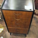136 4323 CHEST OF DRAWERS